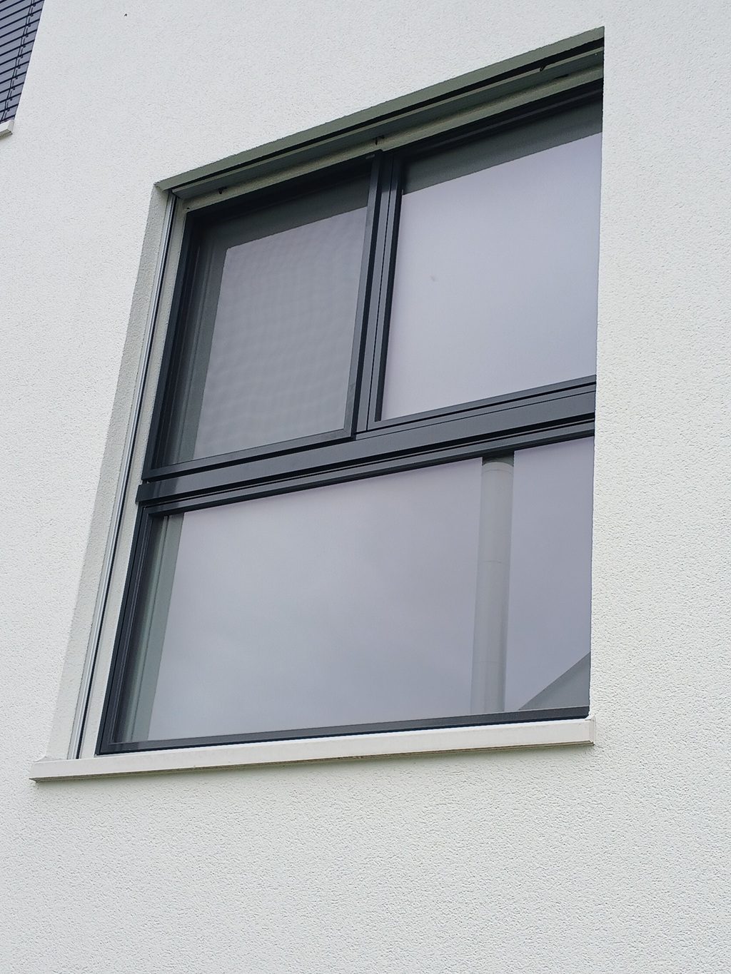 Spannrahmen an einem Fenster